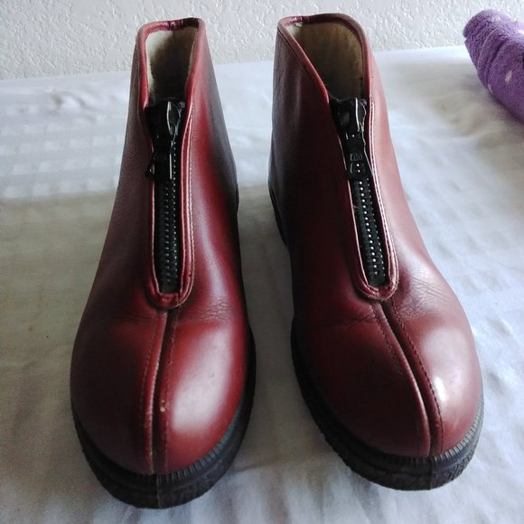 Novella Bootie Swiss made Vintage Red Leather Low top Size 6 EU, 7.5 US - Picture 2 of 7